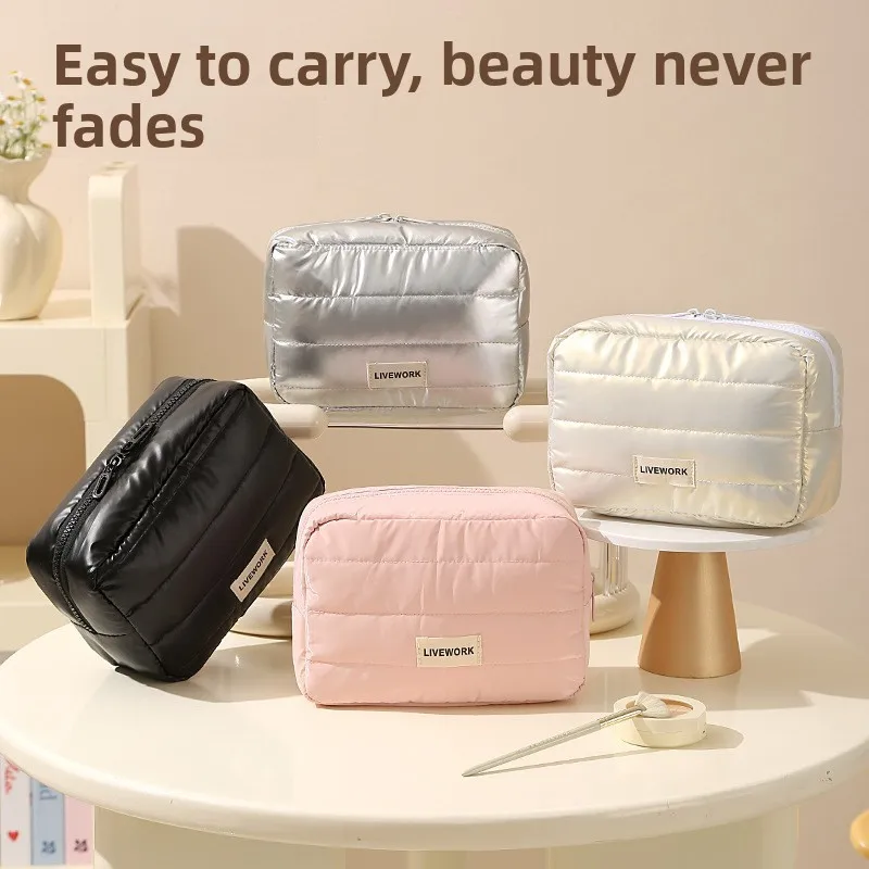Puffer Make-up-Tasche, große Kosmetiktasche für Damen, ästhetischer Make-up-Organizer, tragbare Reißverschlusstasche, Reise-Aufbewahrungstasche – Detail 4