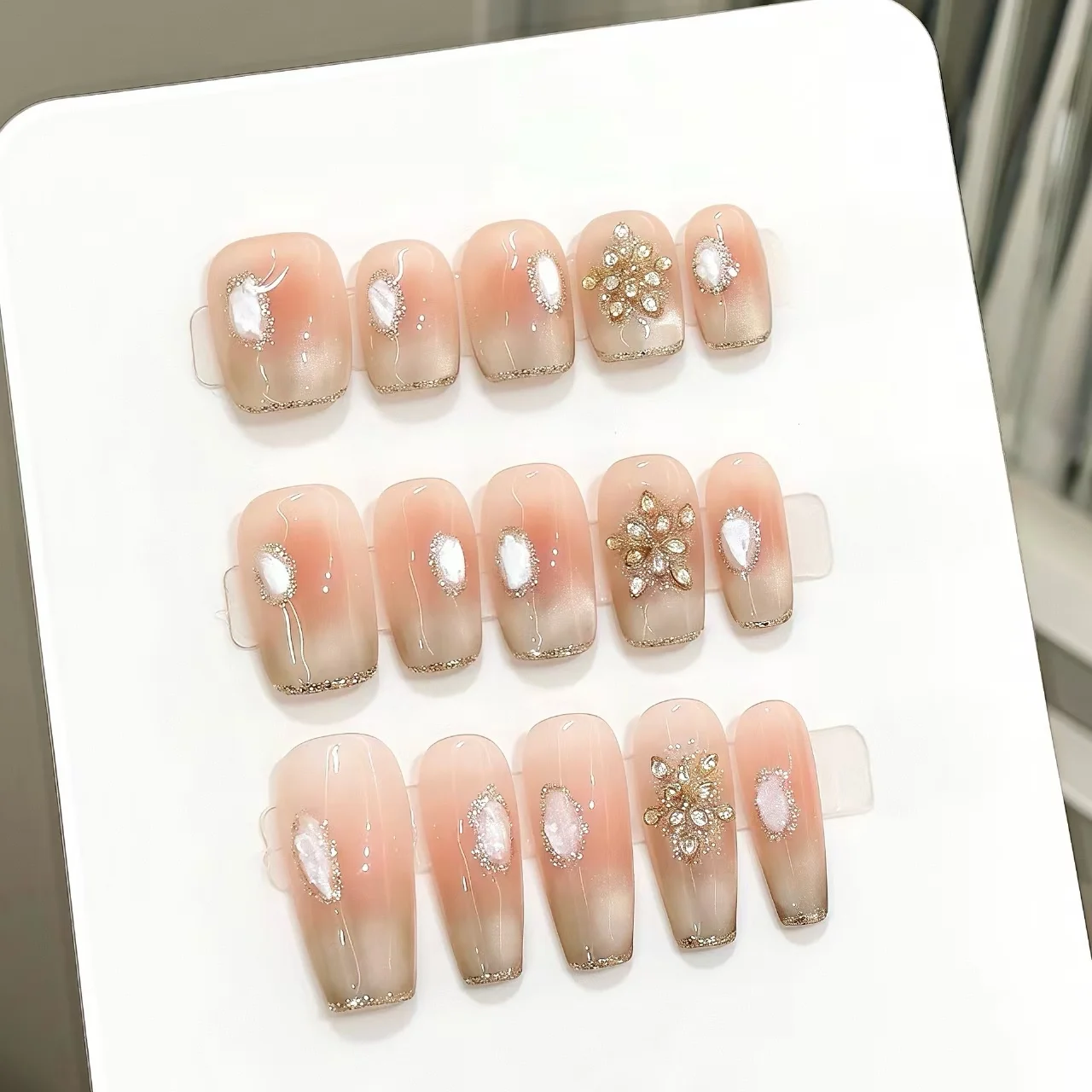 Handgemaakte Luxe Druk Op Nagels Met Glitter Ontwerp Herbruikbare Adhesive Cat Eye Valse Nagels Kunstmatige Nagel Tips Nail Art Voor meisjes