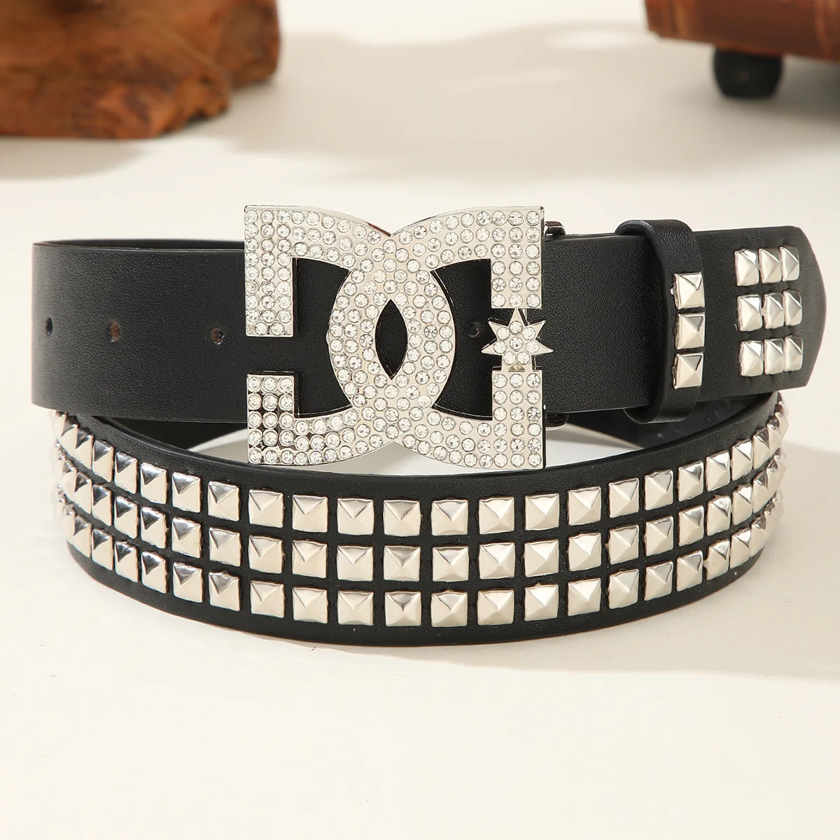 Fashion Y2K Rivet Leather Belt Versatile Embedded Decorative Belt Luxury Hot Girl Women's Rhinestone Belt Unique punk
