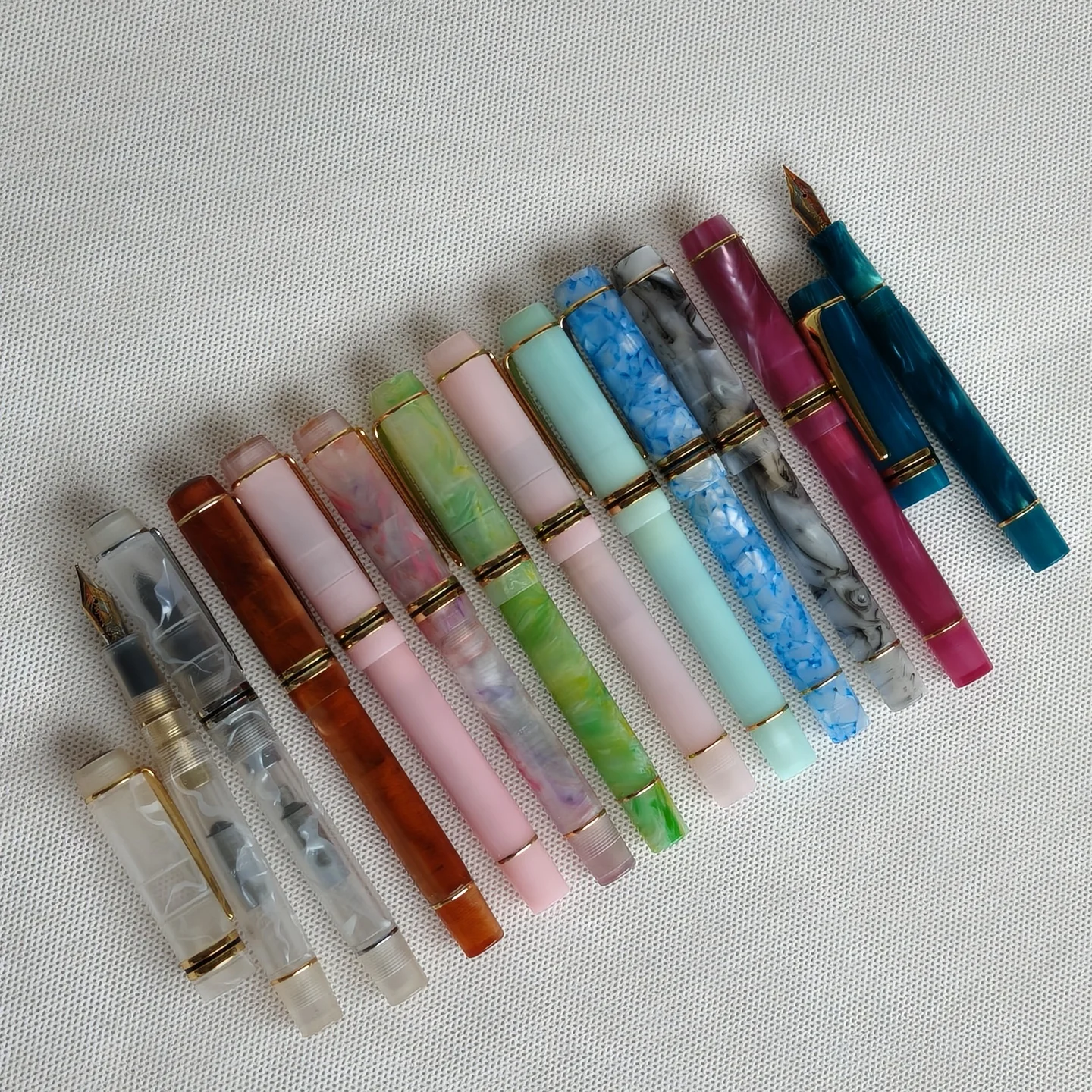 

Ручка-фонтан Kaigelu 316 из гладкого акрила с пером EF/F, красивый мраморный узор под янтарь, для письма, подарок для офиса и бизнеса