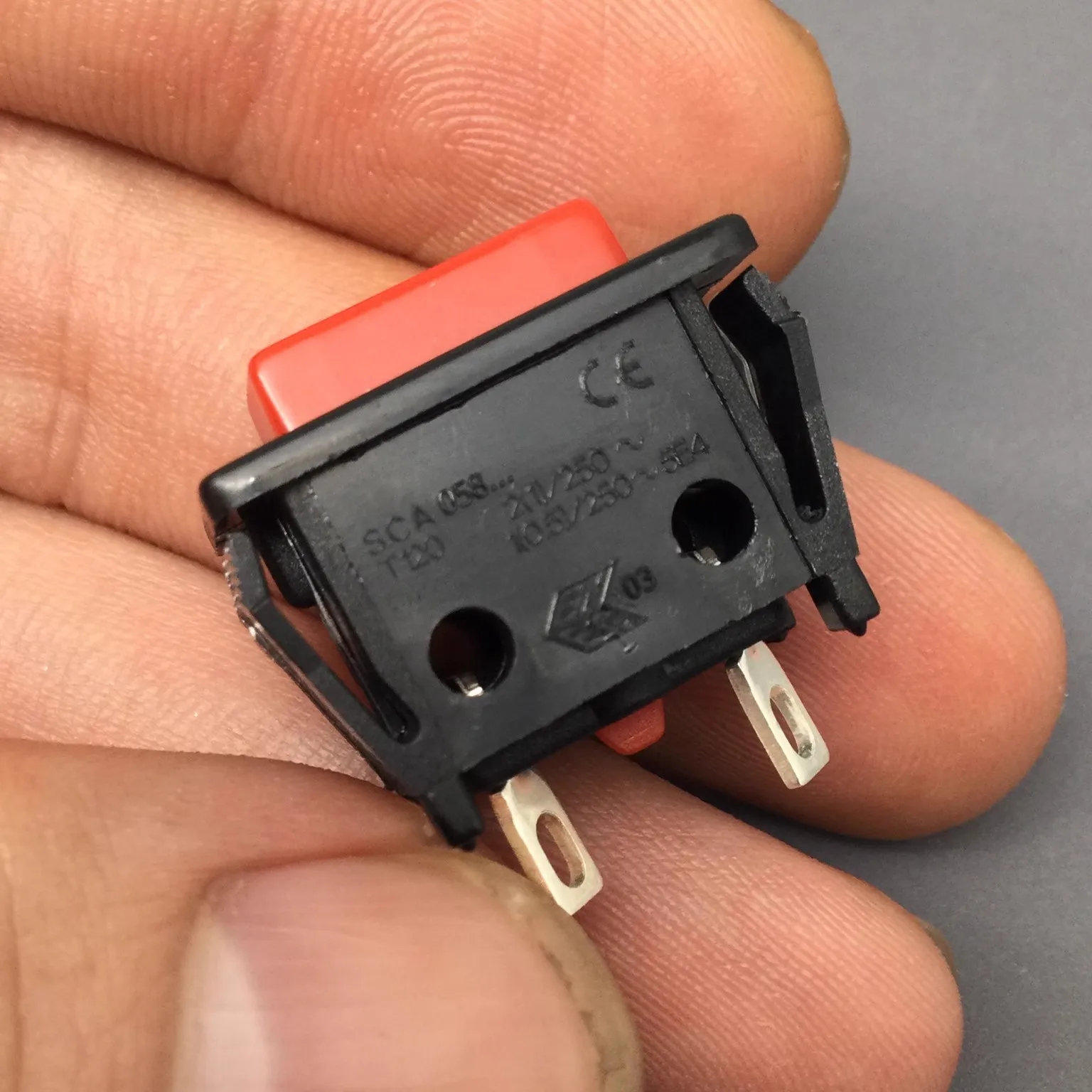 1~5PCS/LOT  Self-resetting self-spring normally open 2-pin lockless vacuum cleaner button switch 2A 250V