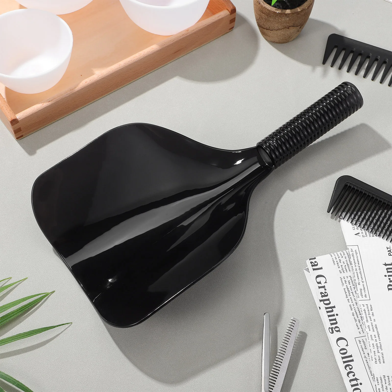 

Hair Dye Protective Hairspray Face Mask For Barbershop Shield Black Plastic Face Cover Hairspray Guard Salon Barber Tool