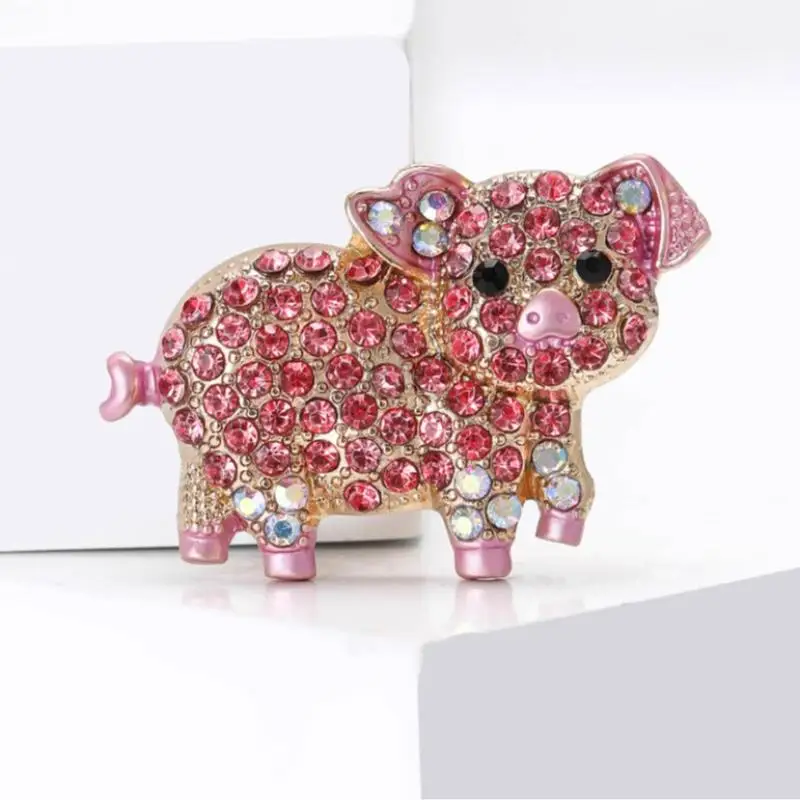 .Cute Flash Pink Zircon Piggy Brooch Exquisite Animal Lapel Pins For Women Girls Wedding Party Daily Clothing Accessories Gift