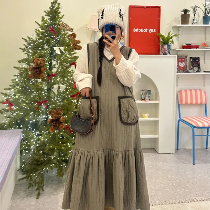 

Платье женское модное повседневное из смесового хлопка в стиле ретро с плиссировкой и цветовыми блоками, коллекция Зима 2025