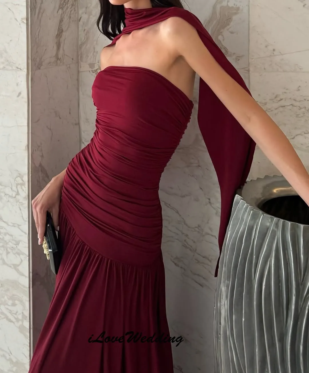 Abiti da ballo senza spalline bordeaux 2025 Abito da cerimonia nuziale pieghettato Nastri Abiti formali per le donne Abiti da sera lunghi personalizzati