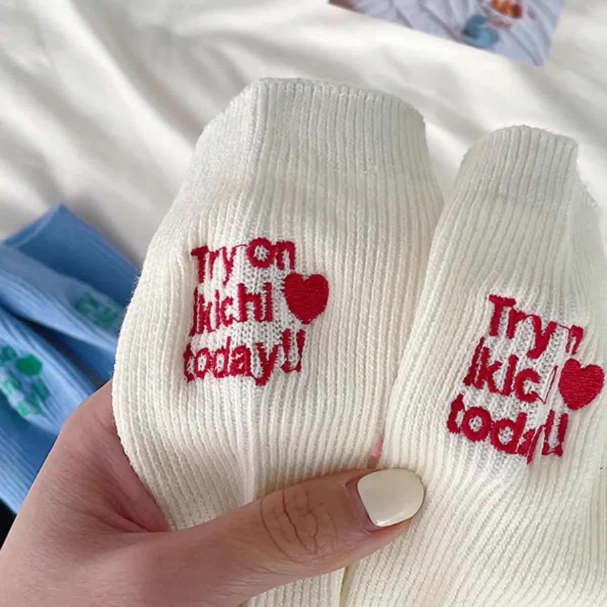 Trend Embroidery Socks Women Colorful Ins Style Middle Tube Casual Cotton Socks High quality Fashion Girls Stacked Socks Autumn