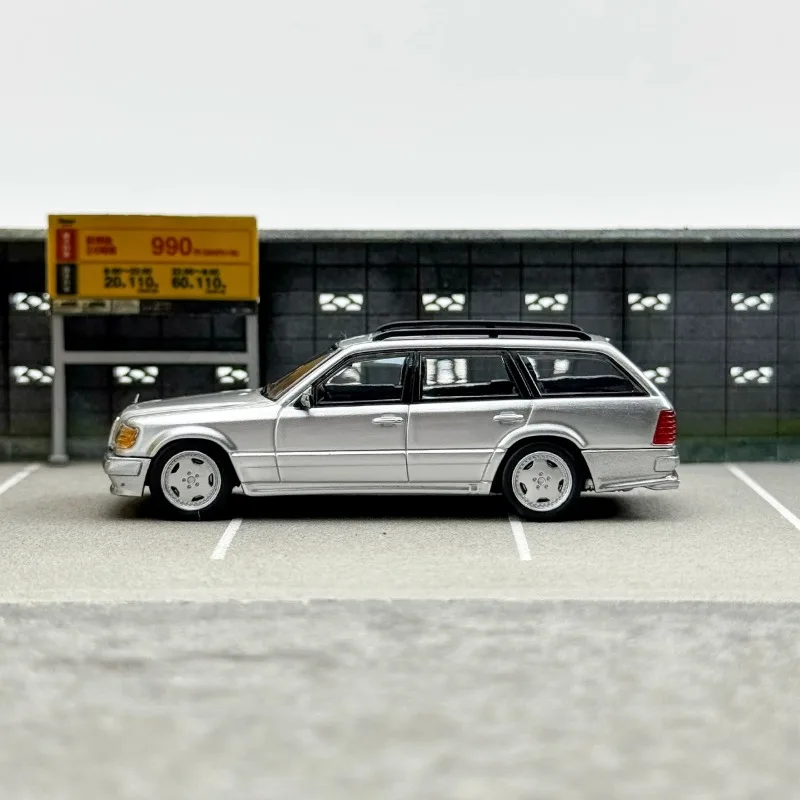 Dodelijke Schaal 1/64 Mercedes Benz S124 Wagon Gelegeerd Speelgoed Motorvoertuig Diecast Metalen Model Geschenken