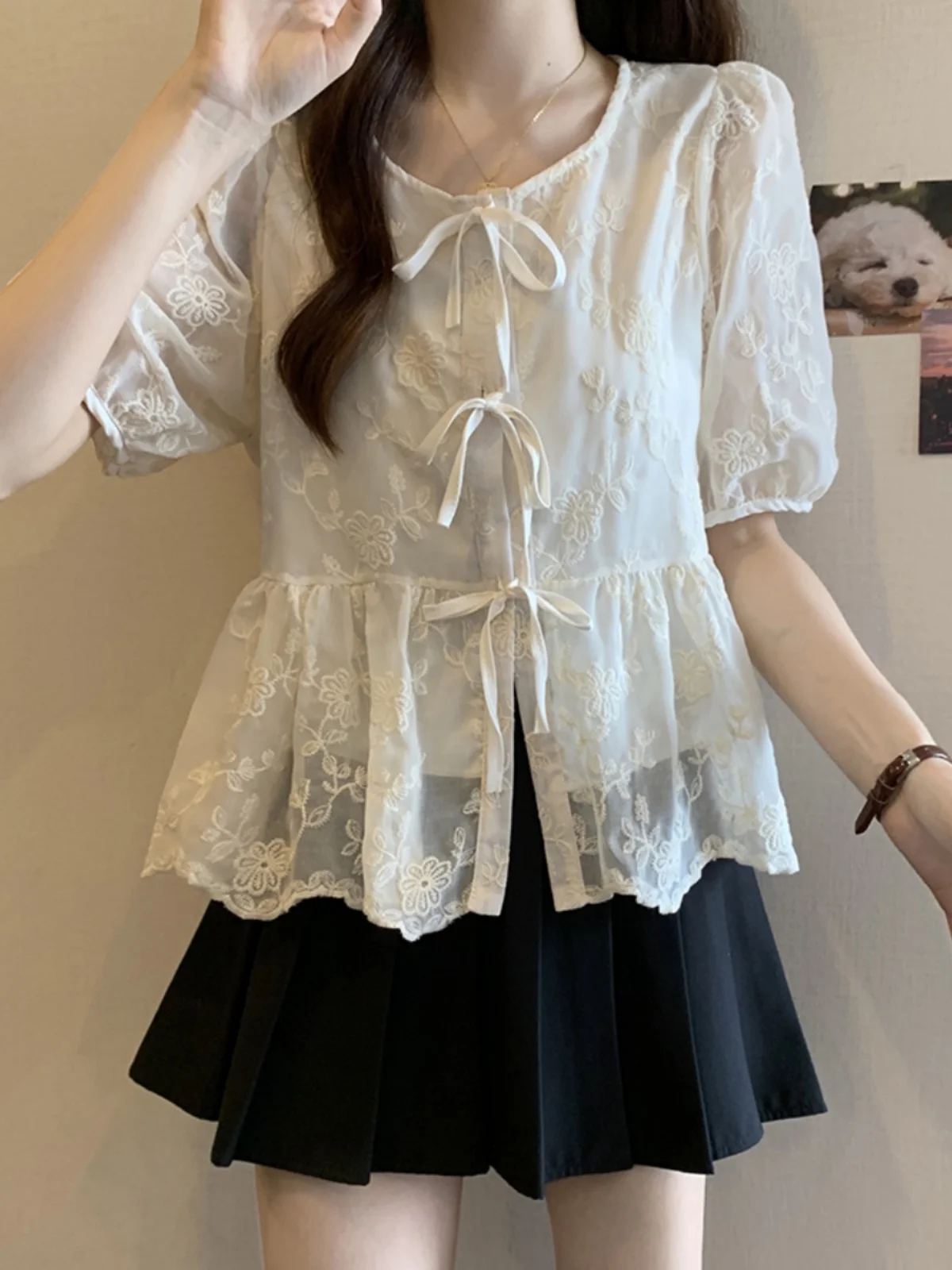 

Chic round Neck Lace Hook Flower Bubble Short Sleeve Loose Age-Defying Doll Shirt Women Summer Style Korean Version Casual Wear