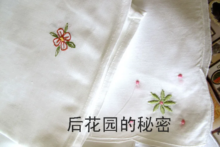 4 pezzi di esportazione di tovaglioli e fazzoletti ricamati colorati francesi