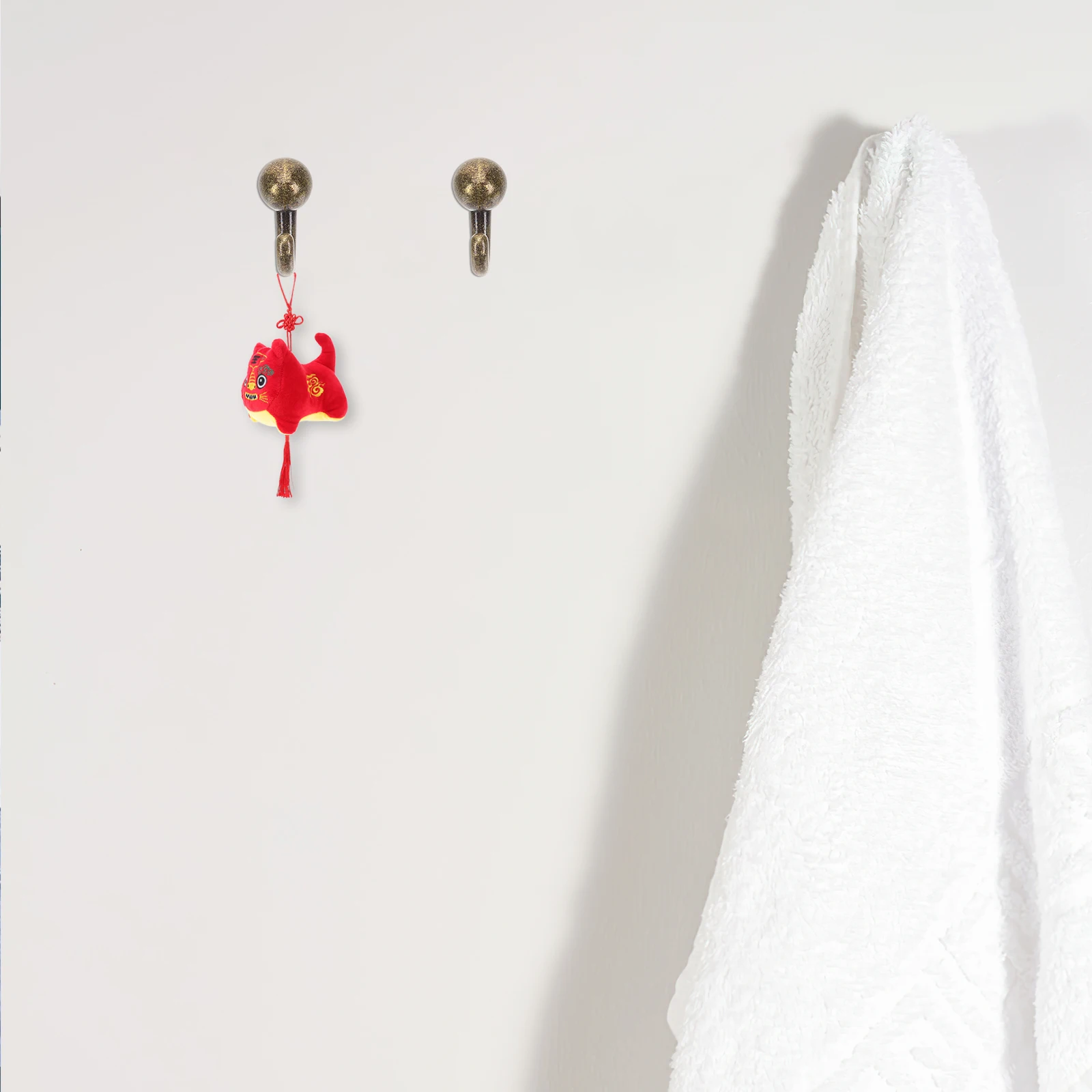 

30Pcs Push Pin Hooks Metal Thumb Tacks for Cork Board Wall Mounting Photo Hanging Decorative Office Home Organization