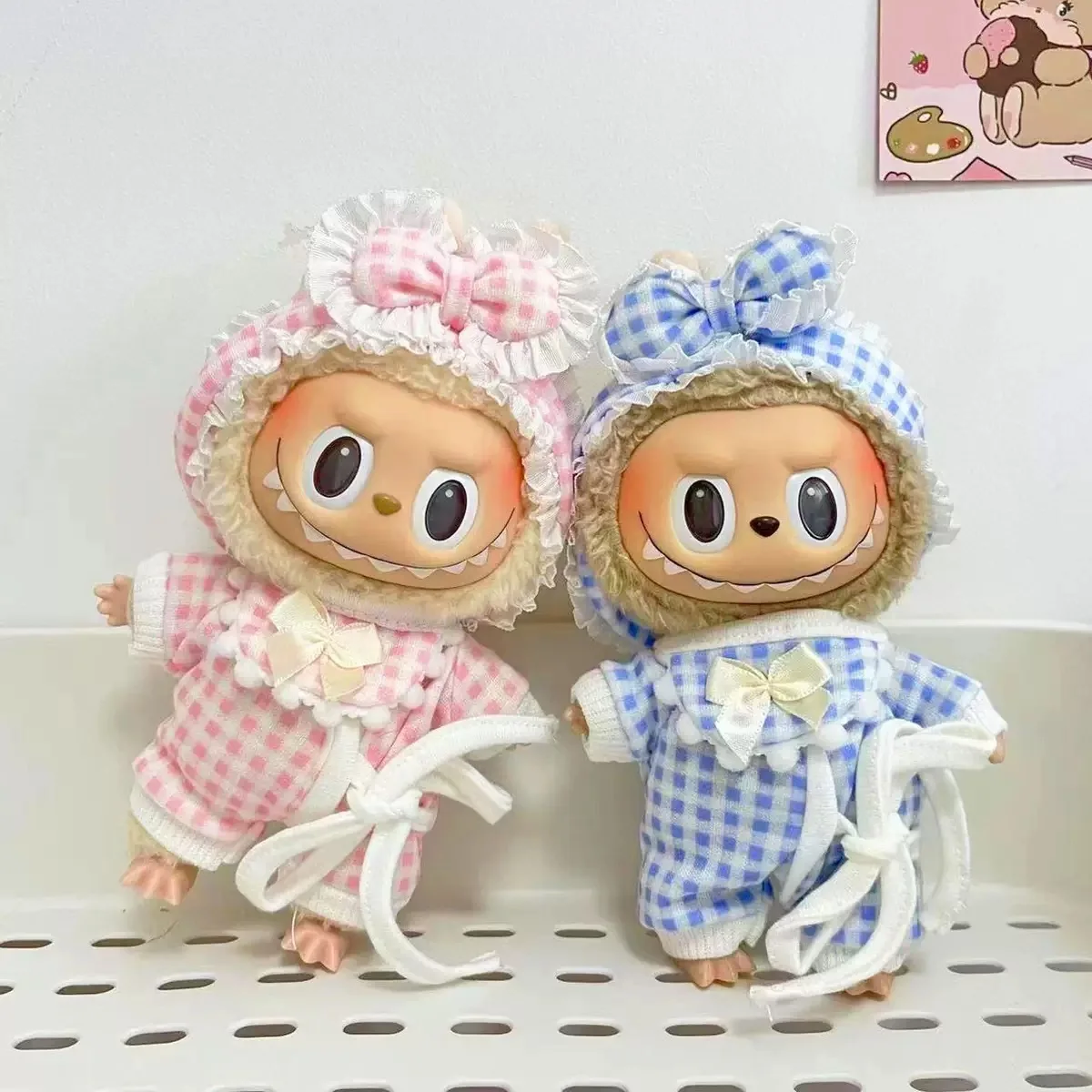 Labubu Bekleidungszubehör, geeignet für V1, V2, V3 Labubu Niedliche modische Mini-Plüsch-Pyjama-Sets, Geschenke, keine Puppe
