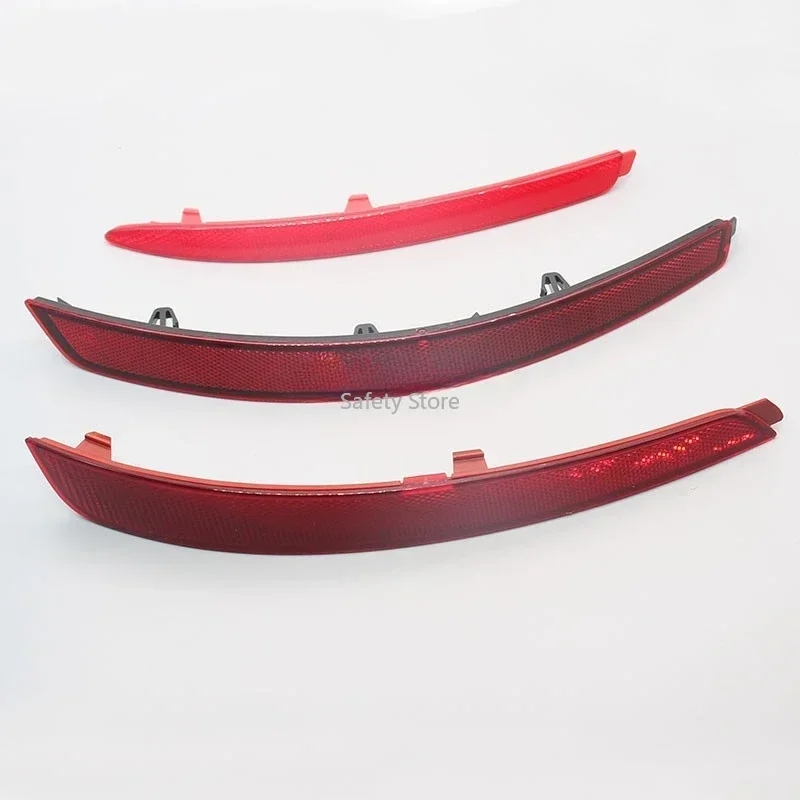 1PC Applicable to Skoda 10-19 New Octavia Rear Bumper Reflector, Rear Bar False Light Reflective Strip Reflective Strip