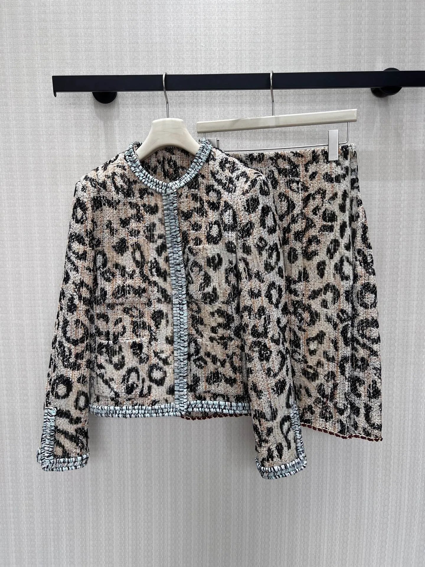 High Waist A- Line Hip Skirt 2026 New Fashion All-match Slimming Leopard Print Metal Button Buckle Skirt For Women