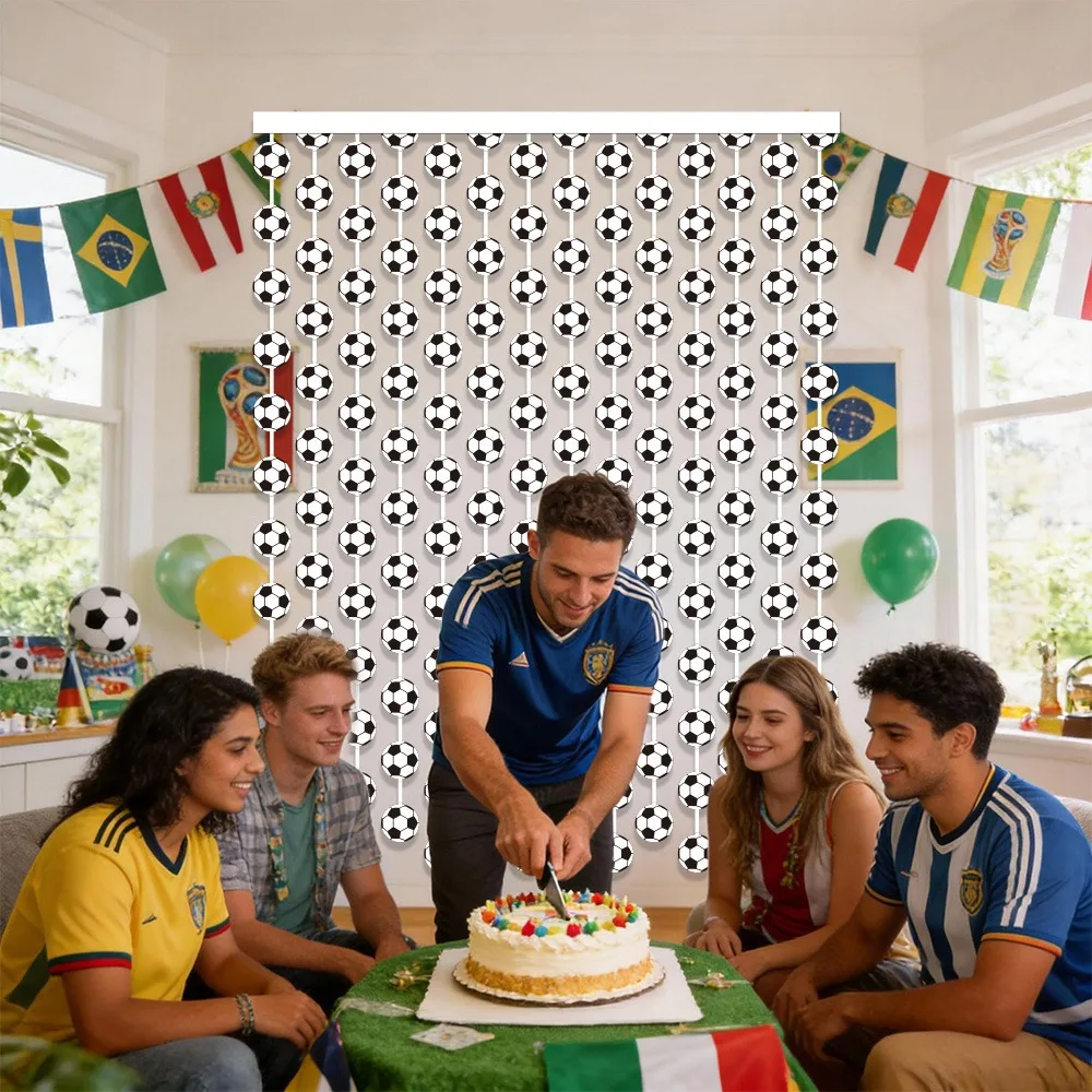 1 Stück Fußball-Themen-Regenvorhang als Hintergrundwand für Fußballpartys, Karnevalsfeiern, Geburtstagsfeiern und Schulfeiern – Detail 8