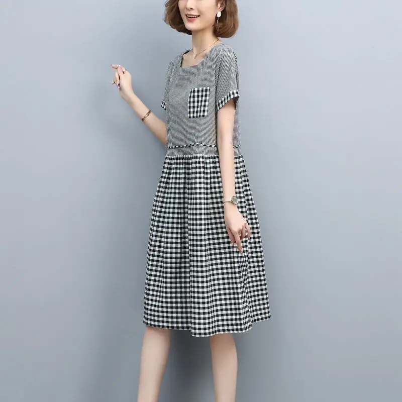 2024 New Summer Casual Simple Loose Round Neck Short Sleeved Patchwork Cotton and Linen Plaid A-version Dress for Women