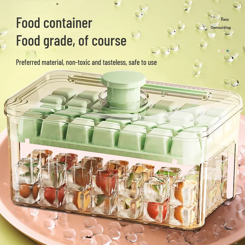 氷を押して作るためのキューブ型の箱,アイスキューブの形をした新しいツール,自宅での保管用