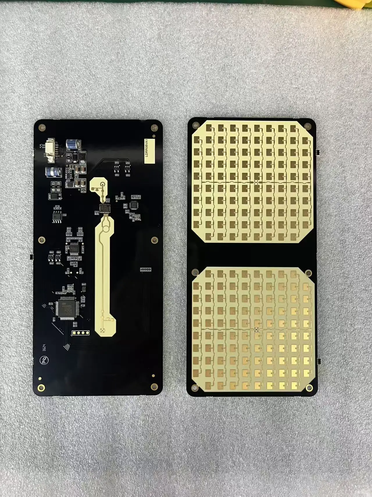 เซ็นเซอร์เรดาร์วัดระยะ RR08M 75 เมตร 24 กิกะเฮิร์ตซ์ 0.2~75 เมตร รองรับ ASCII/MODBUS สำหรับการตรวจสอบระดับน้ำ เซ็นเซอร์วัดความเร็วน้ำ ตรวจจับความเร็วของน้ำ