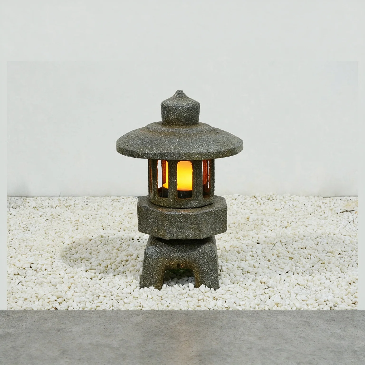Antique Palace Lantern, Resin Fiberglass Stone Lantern Ornament, Chinese Style Soft Furnishing Accessory for Garden Decoration