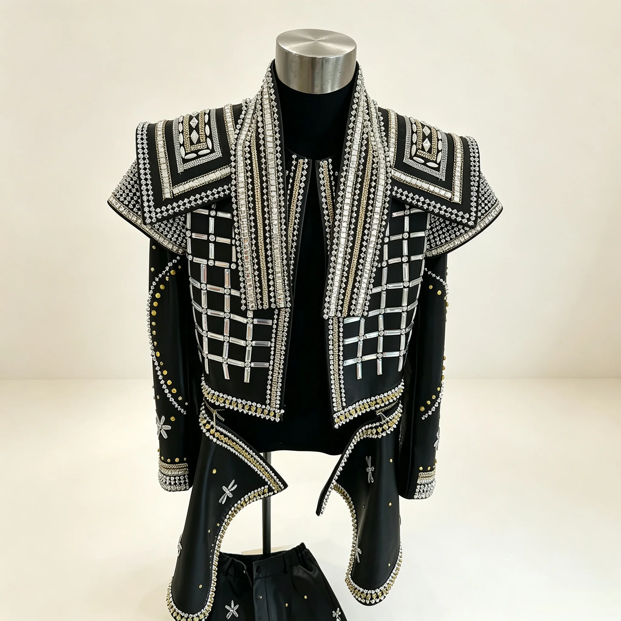 Customized Men's Luxury Rhinestone Crystals Jacket MJ Inspired Stage Costume Black Cropped Blazer With Shoulder Epaulets