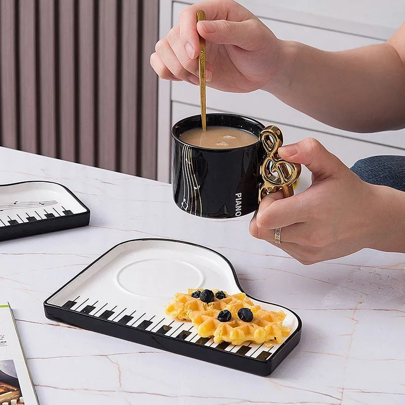 Nordic Creative Piano Black and White Key Ceramic Coffee Cup with Spoon Mug Exquisite Cappuccino Coffee Afternoon Tea Water Cup