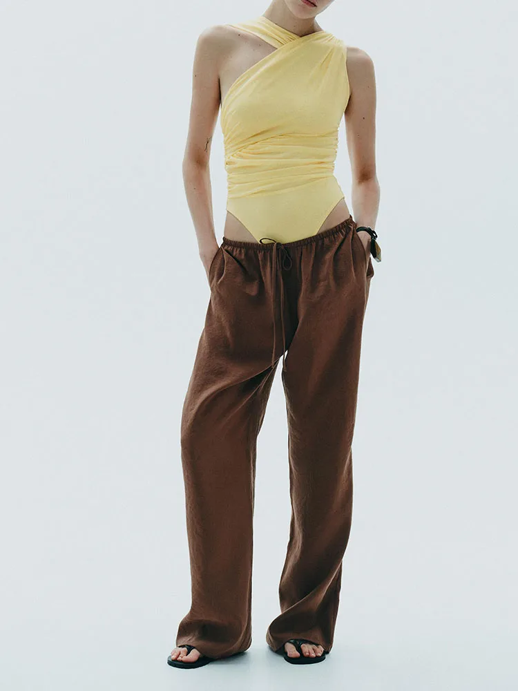 

Осень 2024, новый женский универсальный плиссированный асимметричный шелковый сетчатый цельный костюм с колючками, универсальный сценический костюм Ele