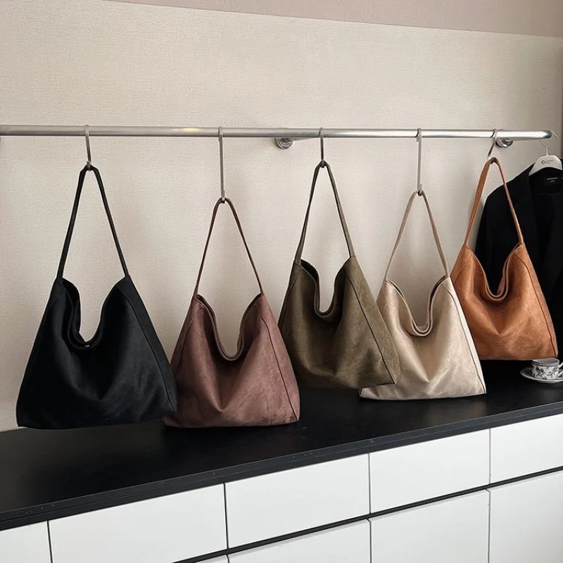 

Elite Women's Crossbody-Bag Made Of Sunflower-Patterned Leather Boasting Portugal Casual Elegant Vintage Spacious Look​