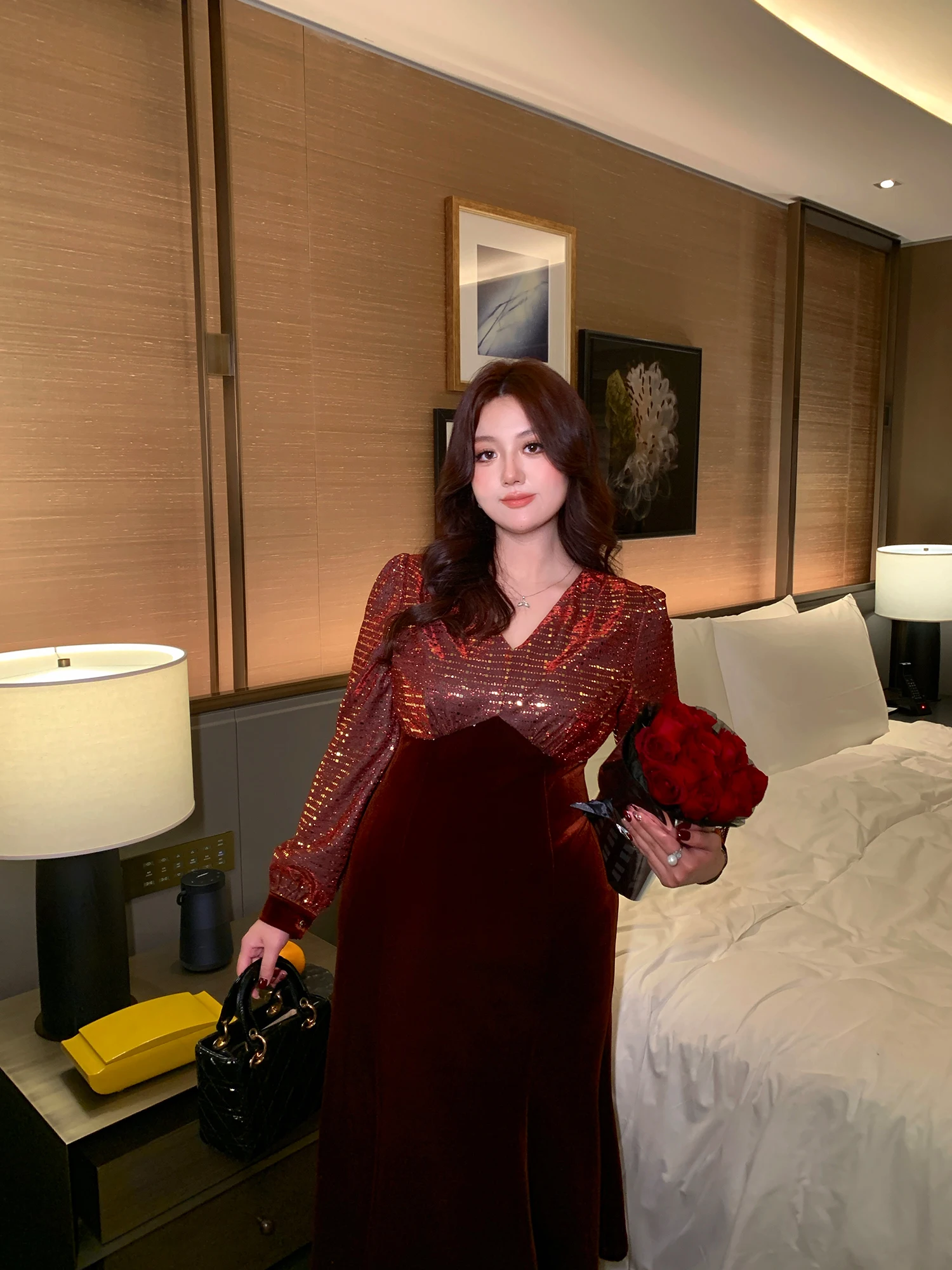 Sukienka balowa GLEC plus size z aksamitnymi wstawkami, trenem typu rybi ogon, francuskim dekoltem w serek, długim rękawem i wysoką talią dla kobiet.