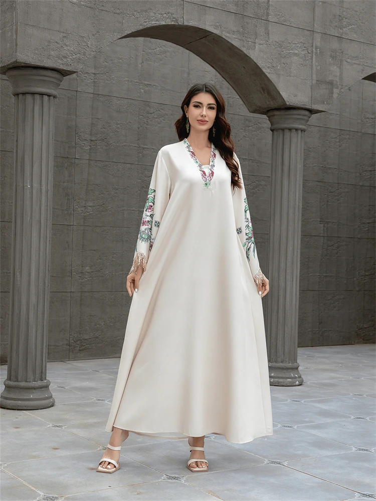 Robe longue pour femme musulmane du moyen-orient, avec broderie à col en v et glands, robe arabe élégante