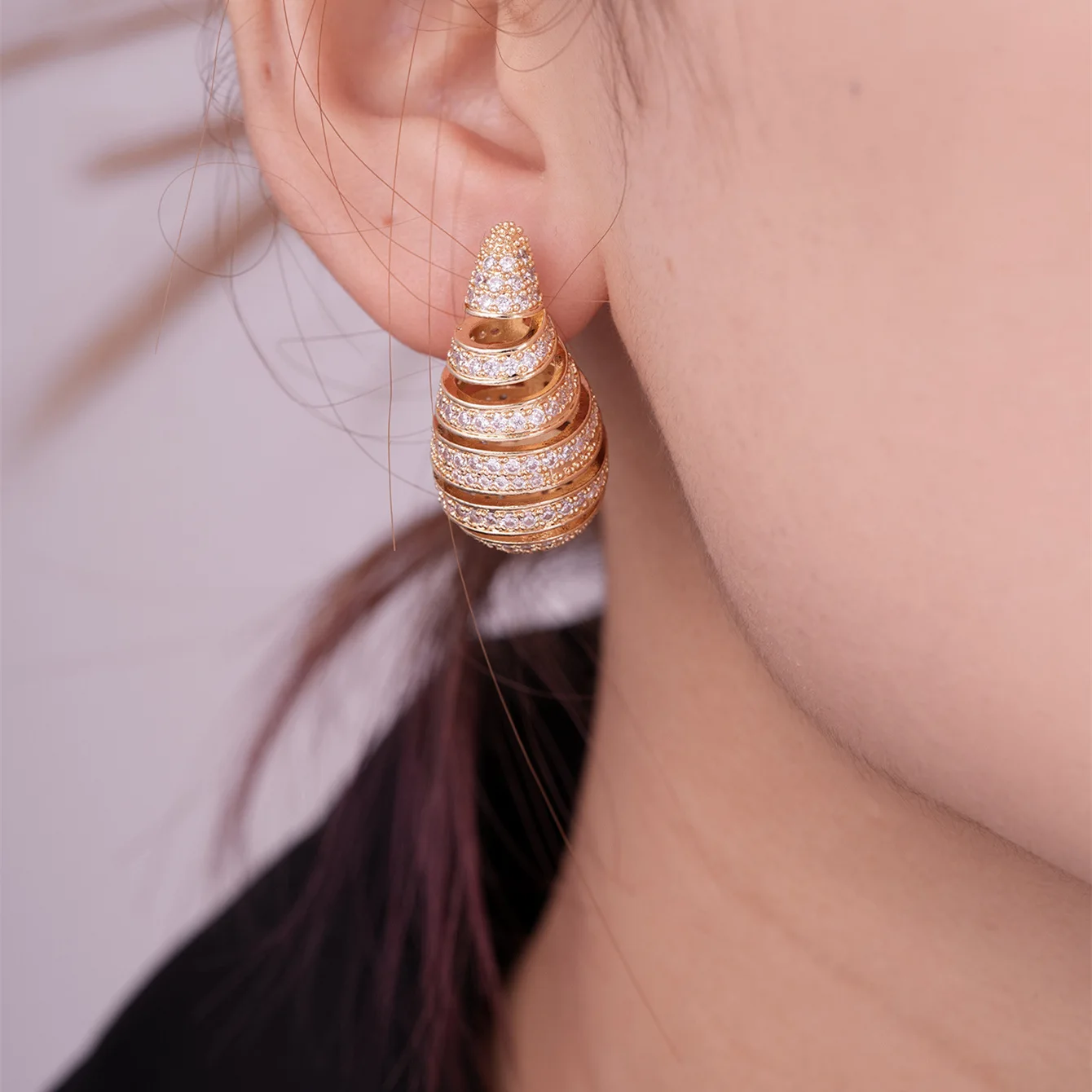 Fashion Thread Gold-Plated Hollow Dome Water Drop Zircon Earrings for Women Girls Shiny Elegant Wedding Party Vintage Jewelry