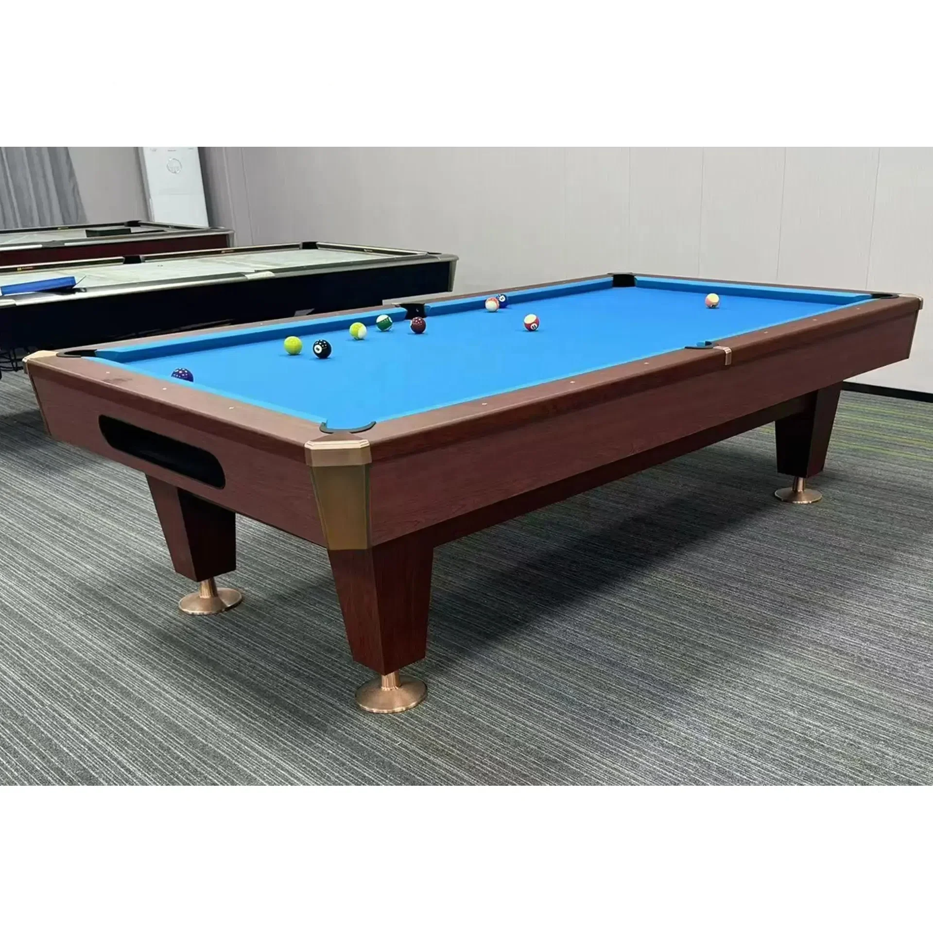 

Popular Brand New Premium Billiard Table Maxima 8 With Complete Set Accessories