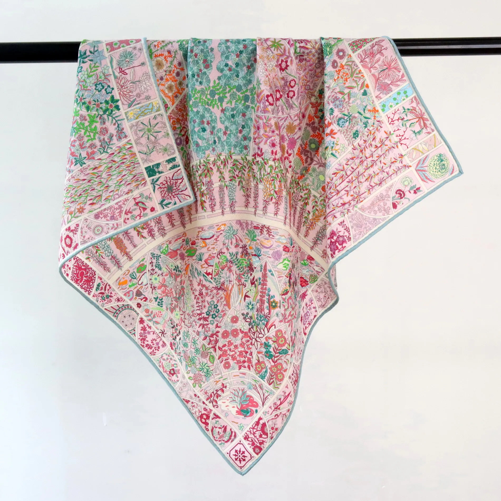 

Двусторонняя квадратная шаль-бандана из 30% шелка и 70% шерсти с садовым принтом, 70 см, контрастные цвета, универсальная, из тутового шелка