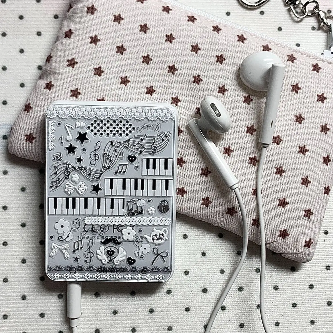 3pcs Retro Y2K Black White Piano Note MP3 Decor Sticker Music Sweet & Edgy Aesthetic Cute DIY Phone Case Earbud Case Decals