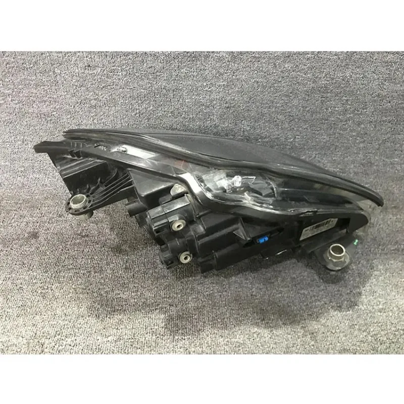 مصابيح أمامية عالية الجودة OEM/ODM لسيارة Mercedes-Benz 197 6000k درجة حرارة اللون تاريخ انتهاء الصلاحية الطويلة
