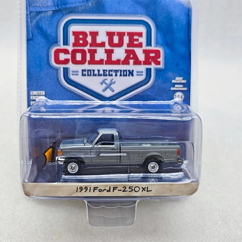 Diecast Original 1:64 Scale 1991 Ford F-250 XL 4X4 Simulation Alloy Car Model Static Decoration Collectible Toy Gift Souvenir