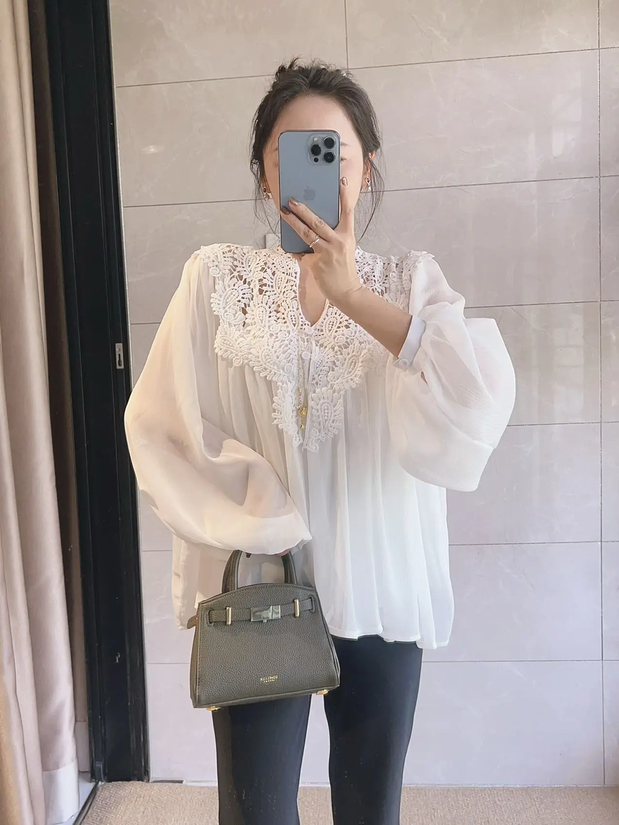 

Элегантная кружевная блузка оверсайз премиум-класса в стиле феи, романтический французский стиль, стройнящий V-образный вырез, длинный рукав, хлопок, фасон «фонарик»