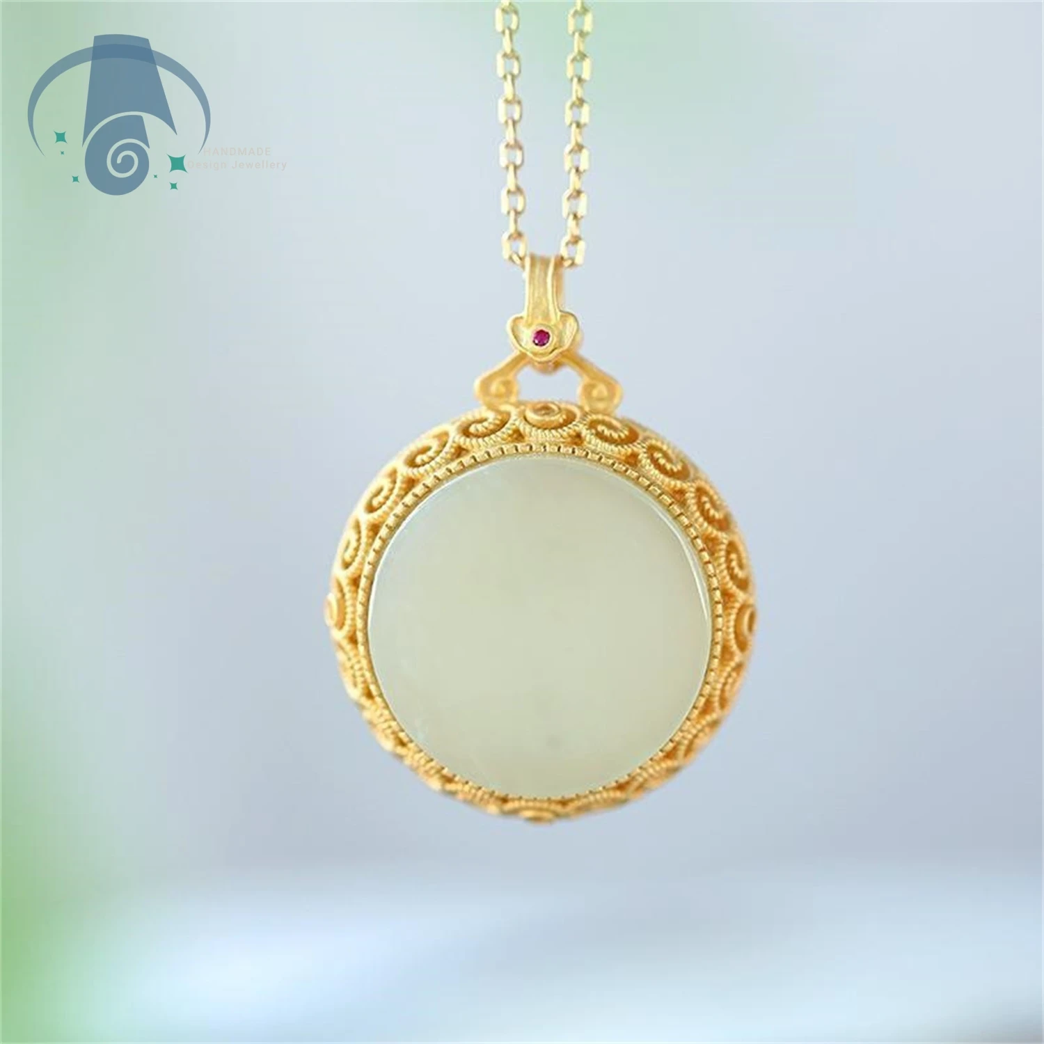 Vintage New Chinese Style Openable Hollow Out Sachet Box Necklace Pendant Versatile Elegant Temperament Women Daily Wear Jewelry