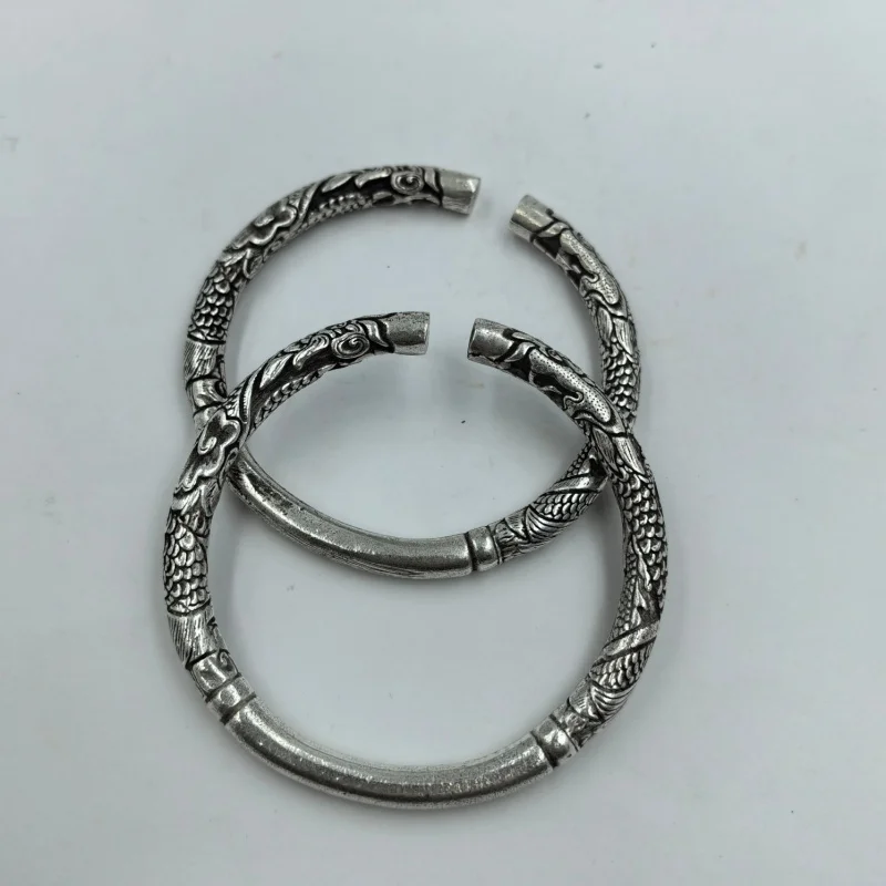 Antique Handmade Pure Copper Silver-Plated Single Round Rod Bracelet Miscellaneous Relief Ornaments Handicrafts Display Pieces