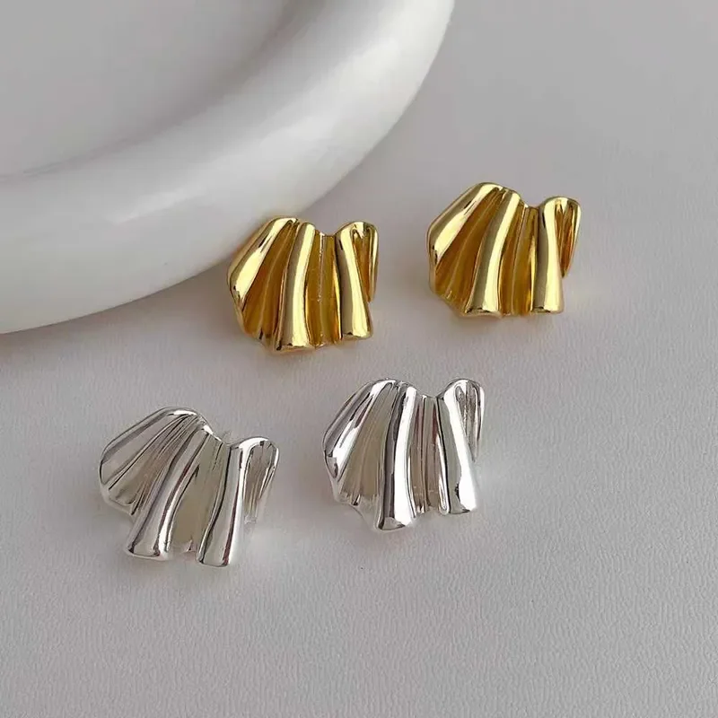 Korean design stud earrings cold wind earrings women's geometric French high-end earrings fashionable retro versatile