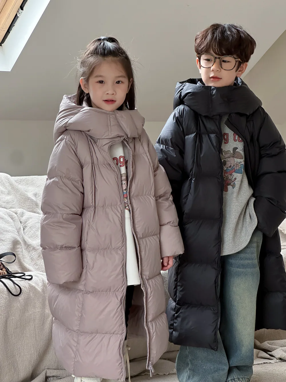 

Зимний однотонный пуховик средней длины для мальчиков и девочек 2025 года, детский толстый пуховик с капюшоном