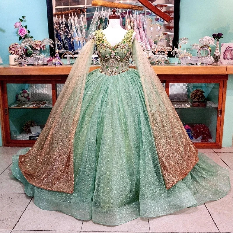 Mint Green Quinceanera Dress Ball Gown Applique Beading Crystals With Cape Tull Corset Sweet 16 Vestido De 15 Anos