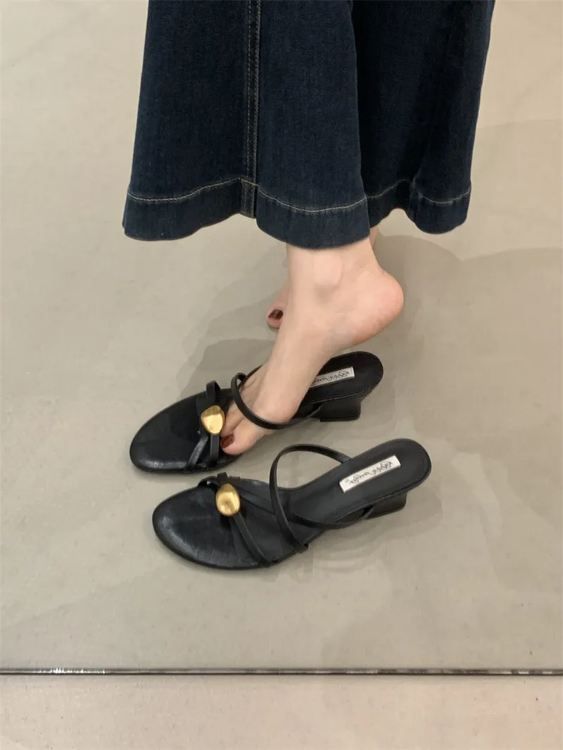Fashion Slip on Mules Low Heels Slippers 2026 Summer New Brand Women Casual Outdoor Round Toe Shoes Ladies Slippers