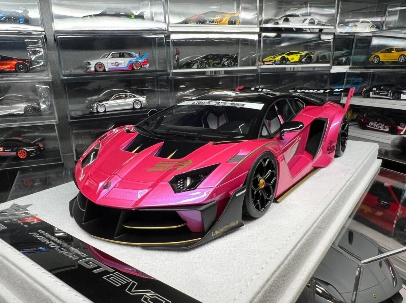 

Fuelme&LBWK 1:18 GTEVO Pink Only 10 cars in the world Diecast Model Car Limited edition