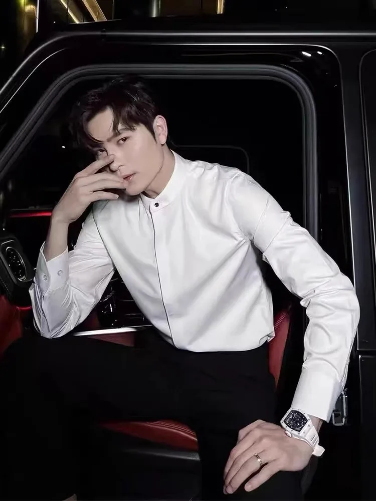 

Новая китайская белая футболка с воротником-стойкой для мужчин, весенняя, немнущаяся, класса люкс, базовая, для молодежи, свободного кроя...