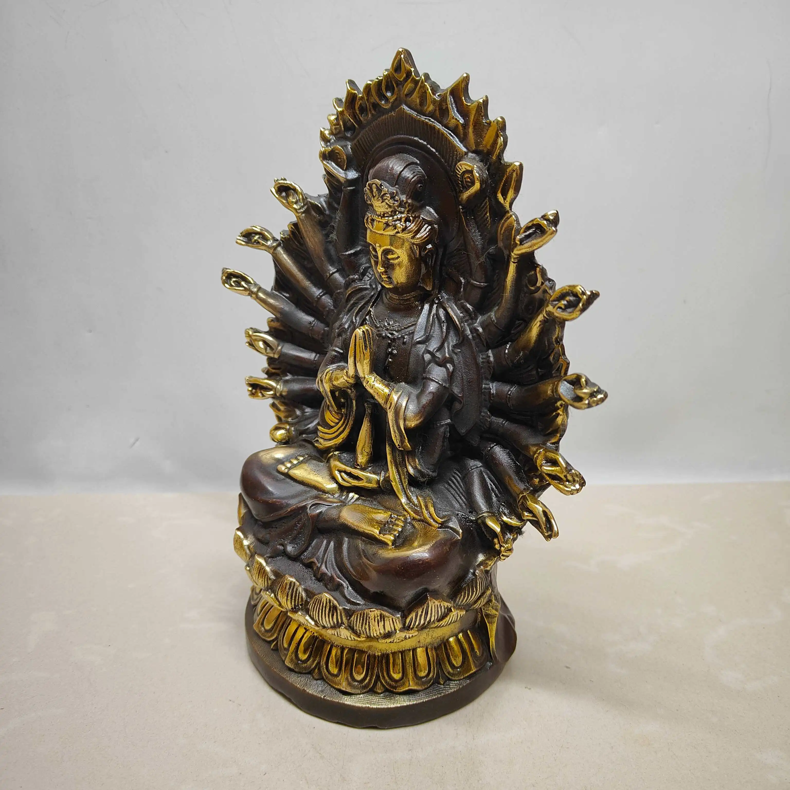 Vintage Gilded Thousand Hands Guanyin Buddha Statue Brass Copper Home Feng Shui Decor for Living Room