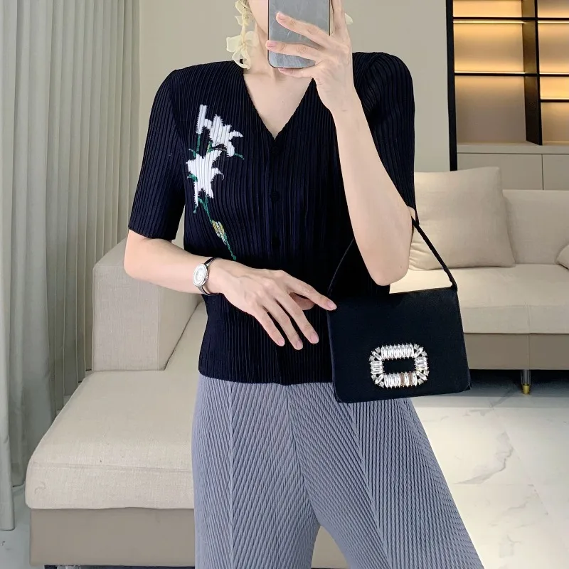 미야케 플리츠 셔츠 플로럴 프린트 가디건 블라우스 여성 2025 여름 모델 우아하고 다재다능한 V넥 반팔 캐주얼 티셔츠