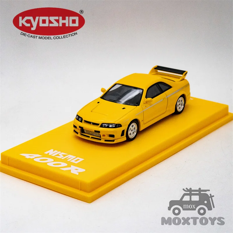 Kyosho 1:64 Nismo 400R MOTN LED yellow Car in the Book Diecast Model Car