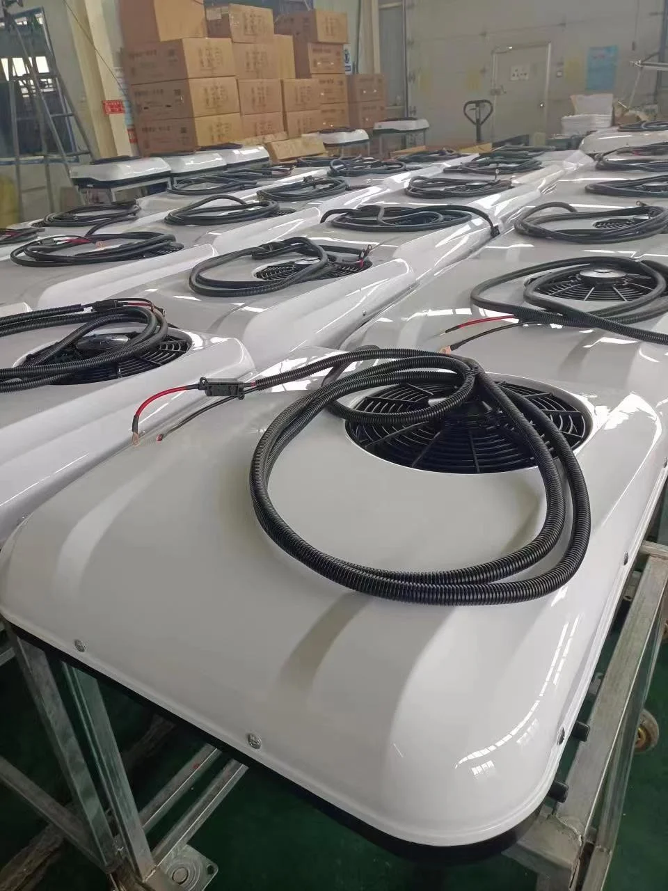 مكيف هواء DC12v 24v Rv 2 في 1 مكيف هواء Rv لنيسان Urvan Nv 350 Universal Rv