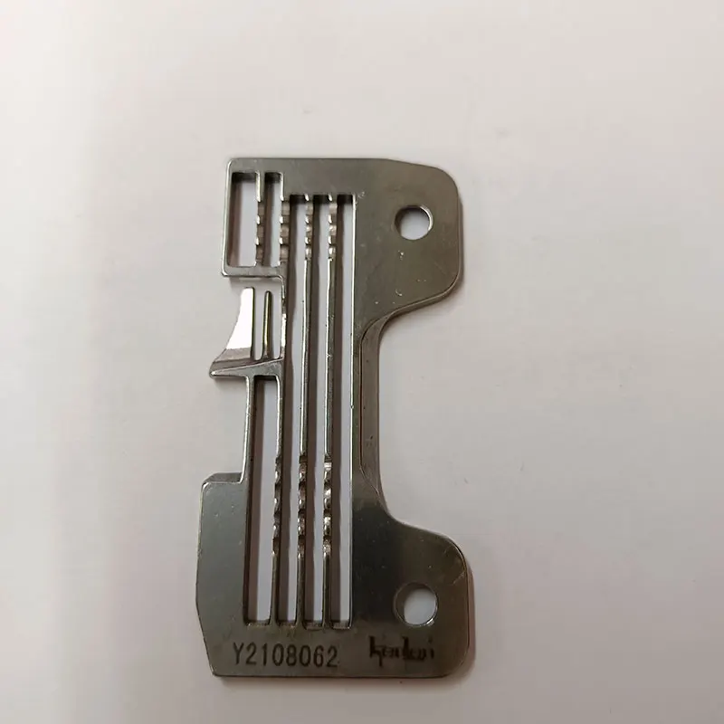 Industrial Sewing Machine Spare Parts Needle Plate 2108062 For YAMATO Machine AZ8032H-Y5 Stitch Plate Throat Plate