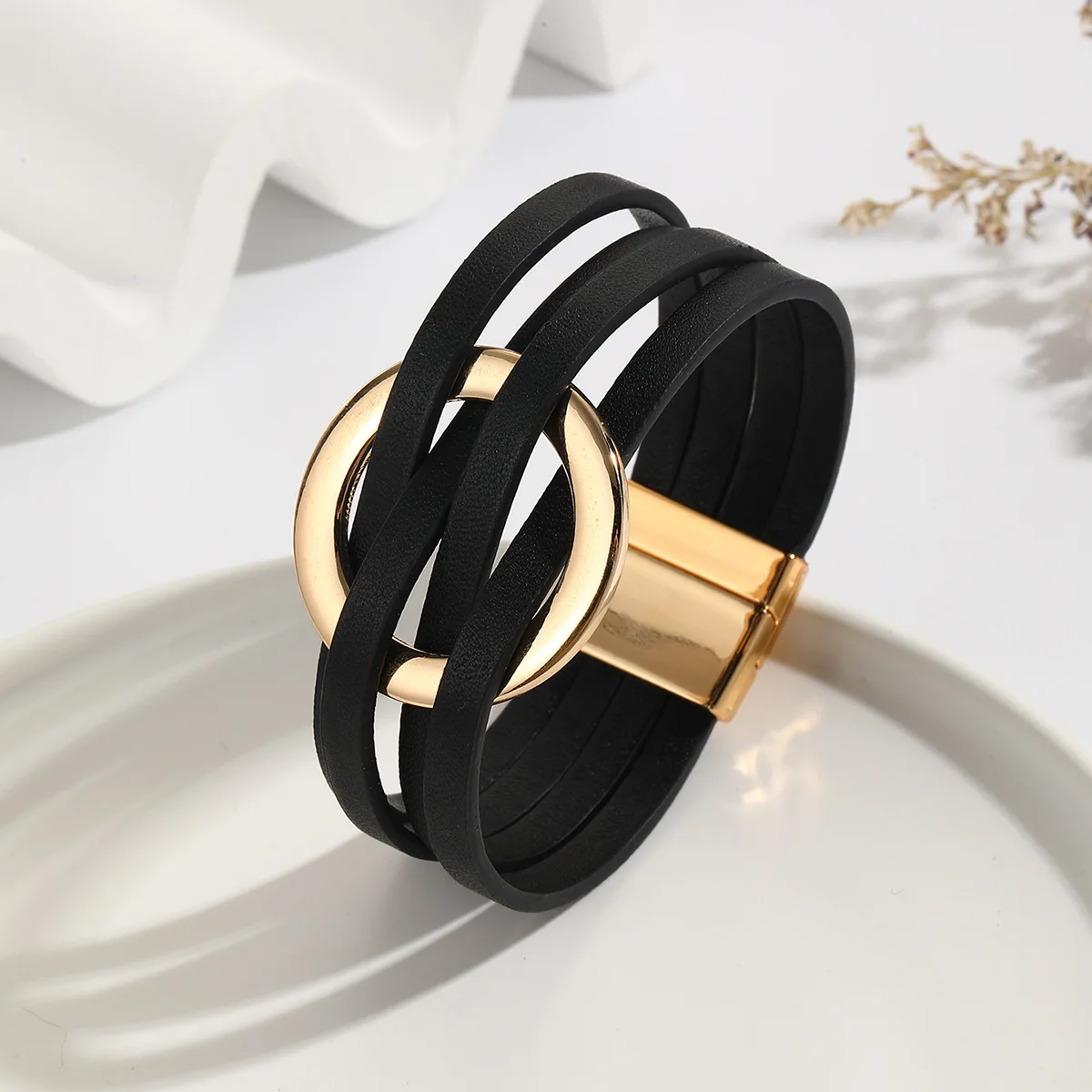Mode Kreuz Leder frauen Armbänder Metall Große Kreisförmige Manschette Armreif Multi-schicht Armband Magnetische Schnalle Armband