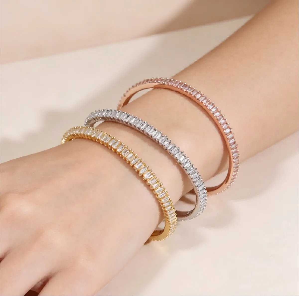 Classic 58mm Geometric Cz Bangles Pave White Cubic Zirconia Gold/Rose Gold/Platinum Plated Color Women Bracelet Fashion Jewelry